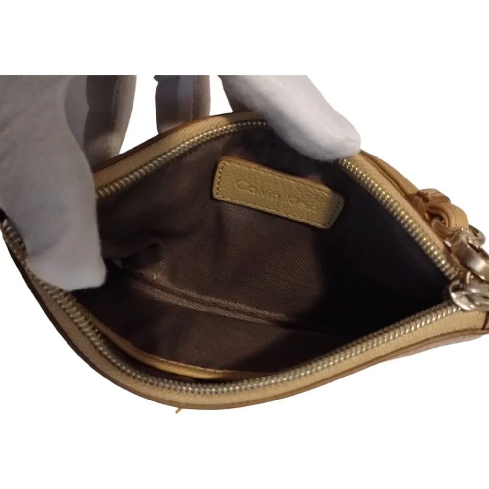 Calvin Klein Pebbled Leather Wristlet Pouch Clutch Wallet Metal CK‎ Logo Tan